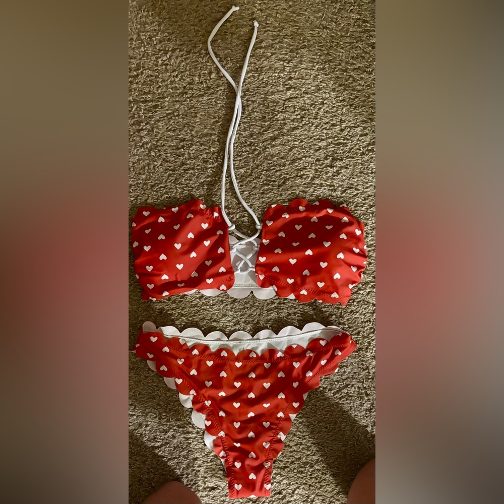 NWT Shein brand Size Lg Woman’s 2 piece bathing suit Red/white hearts Brand new